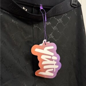 YITTY Black Textured Legging